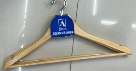 WOODEN HANGER 3PCS (42)