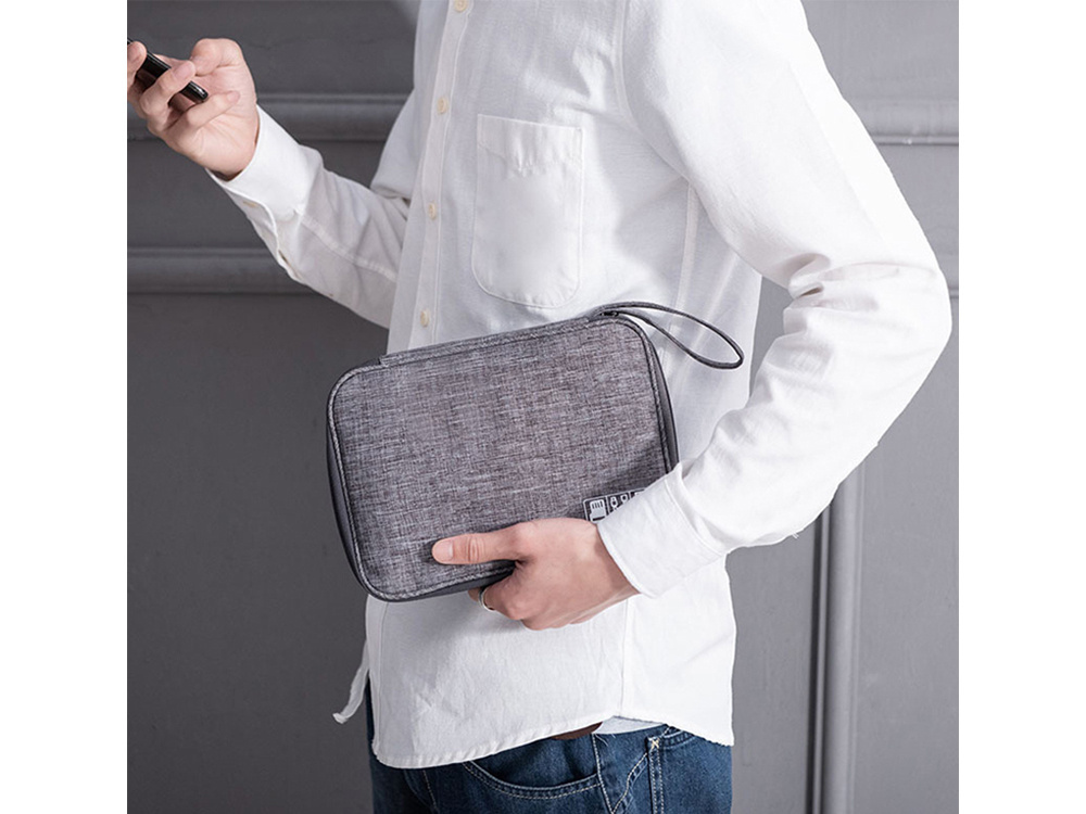 Travel organiser bag for cables and chargers CATEGORIES \ Electronics