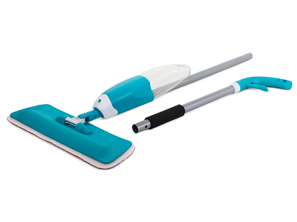 Flat mop with washer rotary solid spray