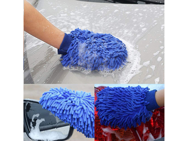 Microfibre cloth glove for cleaning the car