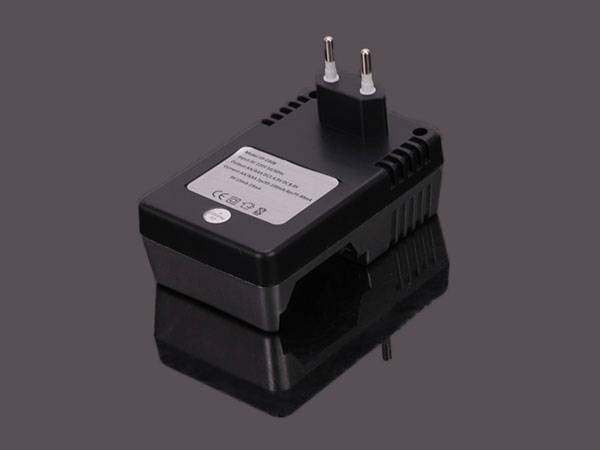 Rechargeable battery charger aaa aa battery pack