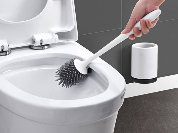 Silicone toilet brush for the bathroom leak-proof full base