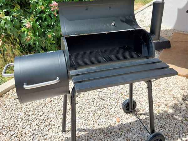 Gril de jardin grand baril de charbon de bois bbq smoker avec couvercle grille étagère roues