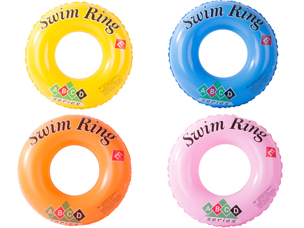 Petite roue gonflable pour que votre enfant puisse nager dans l'eau de la piscine