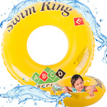 Petite roue gonflable pour que votre enfant puisse nager dans l'eau de la piscine