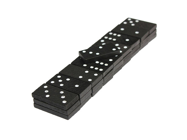 Holz-domino-spiel in einer box 28 stück