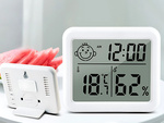 Teplomer vlhkomer hodiny elektronický kalendár vnútorný bezdrôtový