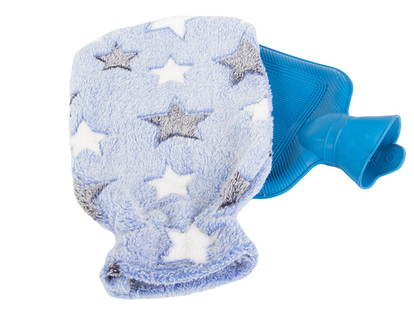 Calentador de agua de goma en una funda calentador de agua de felpa estrellas