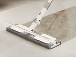 Window cleaner floor scraper rotating microfibre 2-in-1 telescopic