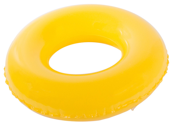 Pequeña rueda hinchable para que tu hijo nade en el agua de la piscina