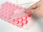 Silicone ice cube tray, 37 cubes, hexagon shape