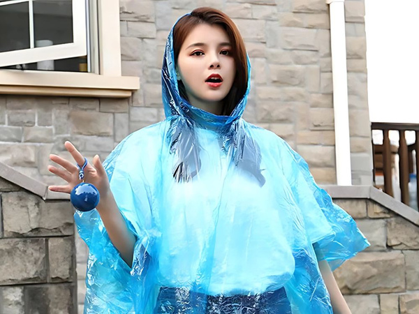 Mackintosh en boule cape de pluie poncho porte-clés