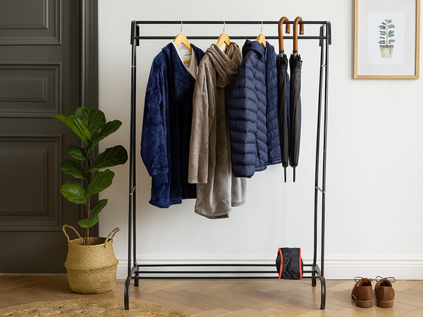 Perchero de pie para ropa con estantes para zapatos y chaquetas de metal para el armario