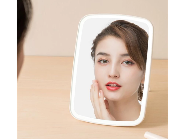 Espejo de maquillaje iluminado con leds