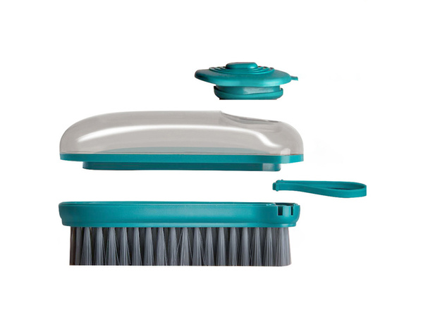 Cleaning brush with fluid dispenser