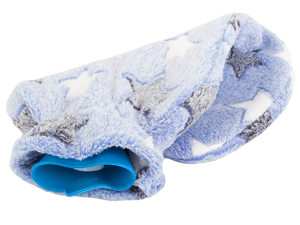 Chauffe-eau en caoutchouc dans une housse chauffe-eau en peluche étoiles