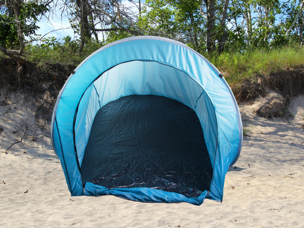 Šotor na plaži velik zaklenljiv pop-up samoskladljiv s pokrovom uv