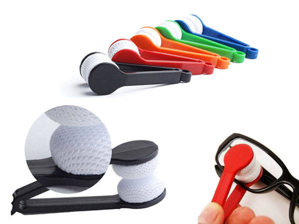 Eyeglasses cleaner key fob like a cloth micro