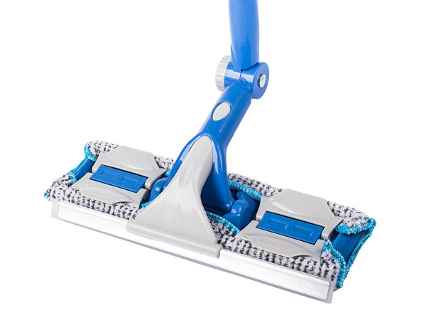 Window washer with telescopic wiper