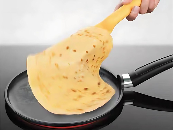 Pankūku lāpstiņa ar rullīti pankūku omletēm