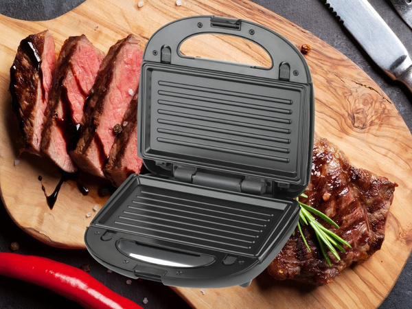 6 az 1-ben kenyérpirító, gofrisütő, fánksütő, cserélhető lemezek, 850 w, tapadásmentes