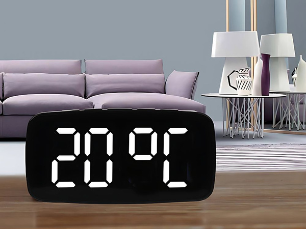 Elektronický budík s vibrační podložkou vedl digitální síťový budík