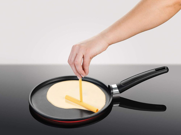 Pankūku lāpstiņa ar rullīti pankūku omletēm