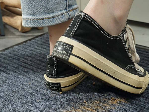 Pogumovaná rohožka na boty pod vchodové dveře domu 40 x 60