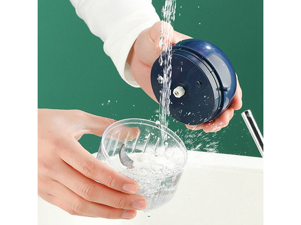 Electric shredder for fruit and vegetables