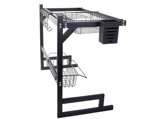 Trauku novadītājs virs izlietnes galda piederumu bēniņi