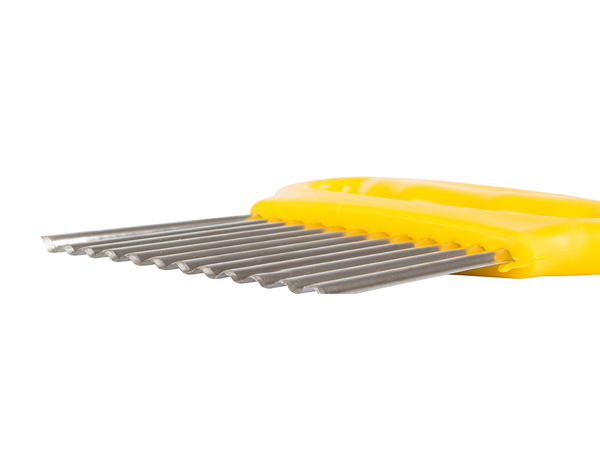 Corrugated knife for chips vegetable cutter