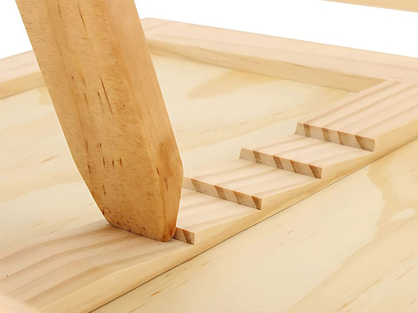 Настольный мольберт в деревянном корпусе с регулировкой наклона ящика