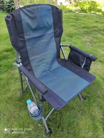 CHAISE BLEUE AVEC POIGNÉE (4)