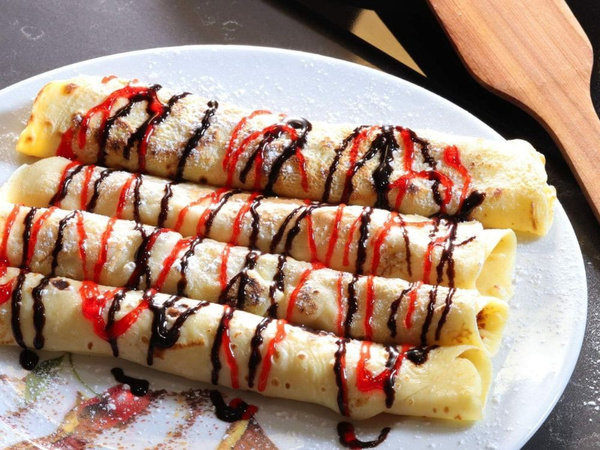 Pankūku lāpstiņa ar rullīti pankūku omletēm