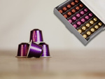 Nespresso kafijas kapsulu sienas organizators 30 kapsulu izvelkamā augšējā daļa
