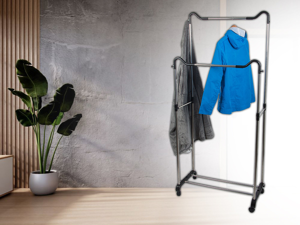 Garderoobi mobiilne mantlihoidja topelt riiulitega riiul ratastel