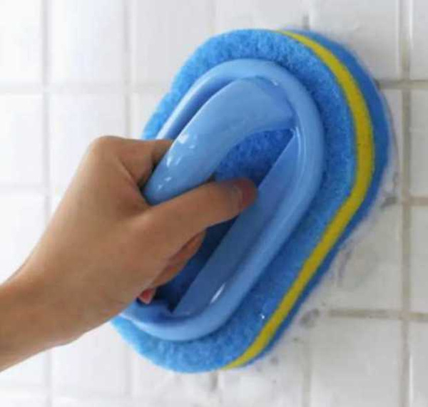 CLEANING BRUSH WITH HANDLE (200)