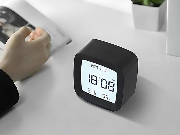 Ébresztőóra dátummal és hőmérséklettel szundi funkcióval lcd nedvesség a levegőben