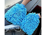 Microfibre cloth glove for cleaning the car wash on the hand