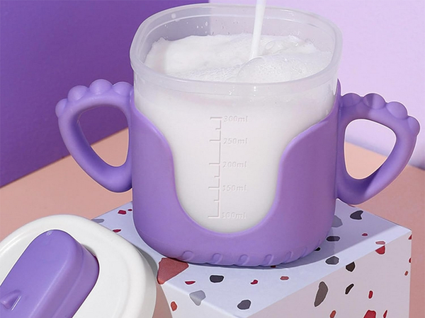 Bebedero bebé asas silicona 300ml con pajita