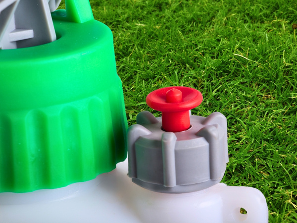 Garden hand sprayer 8 l + shoulder strap