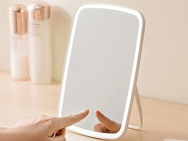 Espejo de maquillaje iluminado con leds