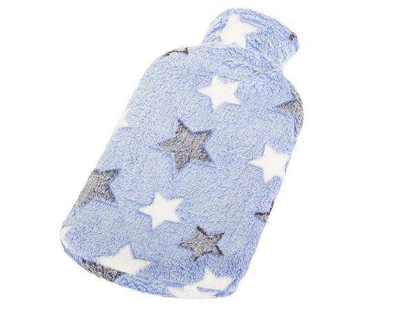 Calentador de agua de goma en una funda calentador de agua de felpa estrellas