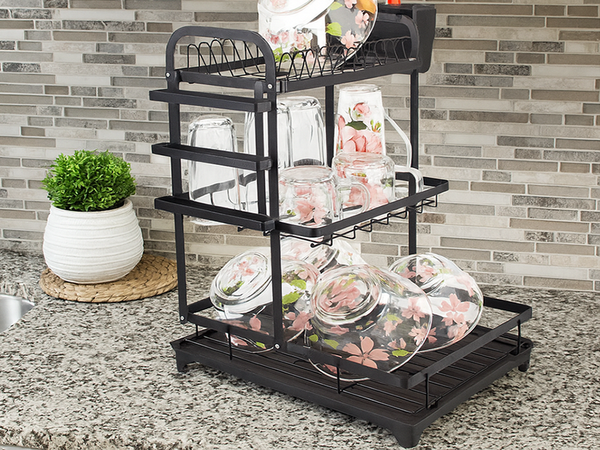 Two-level dish dryer for plates, cutlery and cups with draining tray