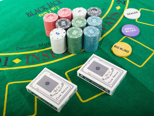 Texas póker készlet zseton 200db kártya szőnyeg