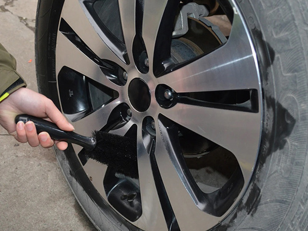 Wheel rim brush for cleaning car wheels detailing