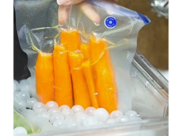 Vacuum pump for food vacuum bags