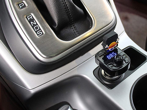 Transmitter fm sd mp3 bluetooth töltő 2xusb