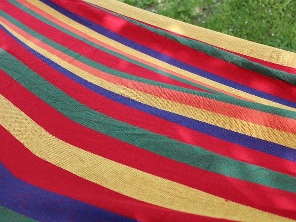 Barvni črtasti vrtni hambak z enojno osebo 200x80 pocket etui