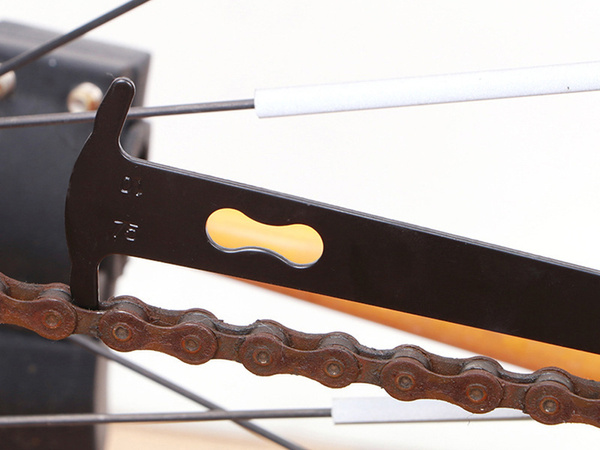 Kerékpárlánc kopásának mérésére szolgáló mérőműszer